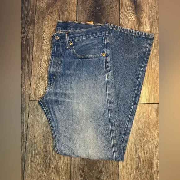 Levi’s 505 Straight Leg Jeans Men’s W32 L32 | Classic Medium Wash - Picture 5 of 16